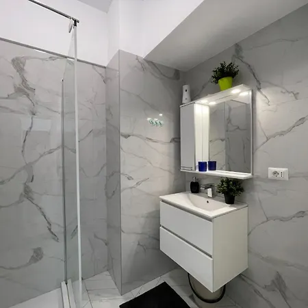 Apartment Meny Mamaia Nord