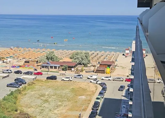 アパート Meny Mamaia Nord ナボダリ